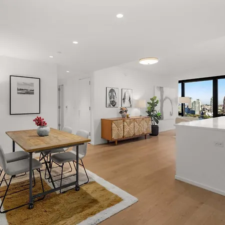 Apartment Embassy Ii 24th Floor 2br With Doorman Gym Pool New York