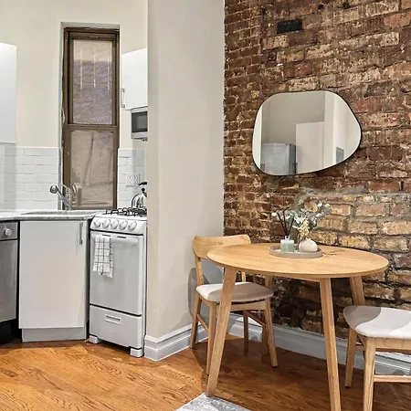 The East Side I - Vibe 8829 Apartment *