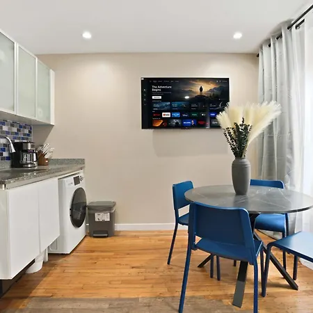 3 Bd - Perfect Getaway Apartment *