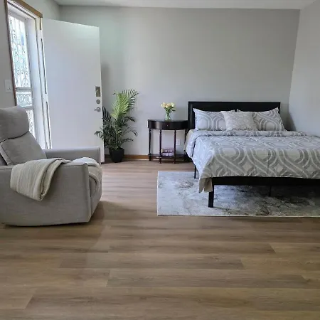 Private & Bath In Bronx Guest house New York