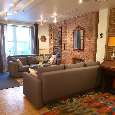 Harlem's Finest And Garden! Homestay
