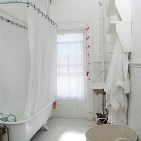La Maison Des Sirenes 2, Bohemian, Eclectic