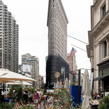 Two-bedroom By Madison Square Park Apartment New York