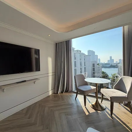 Manhattan Lincoln Center Apartment New York