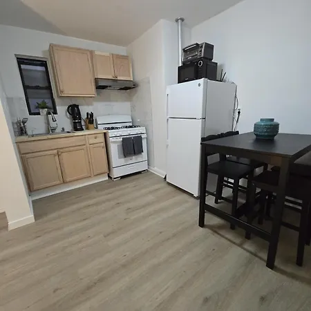 2 Bedroom With Kitchen Apartment New York