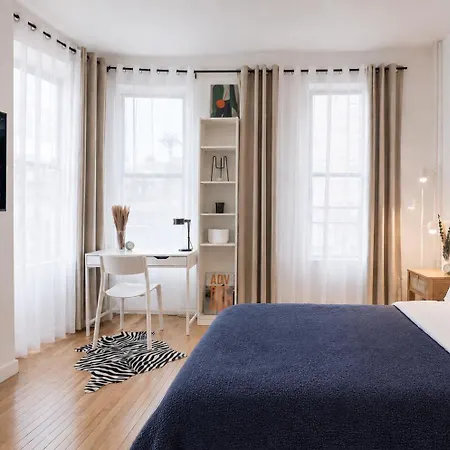 2 Bedroom Unit In Manhattan Apartment New York