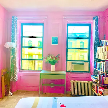 Big In Little Italy, Chinatown, Soho, Tribeca, Nyc Apartment New York
