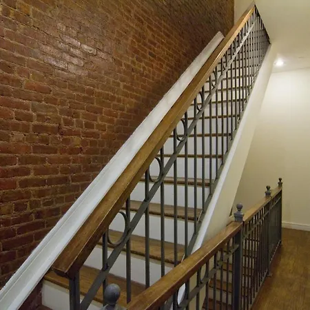 Beautiful 2-bedroom Townhouse Nyc *