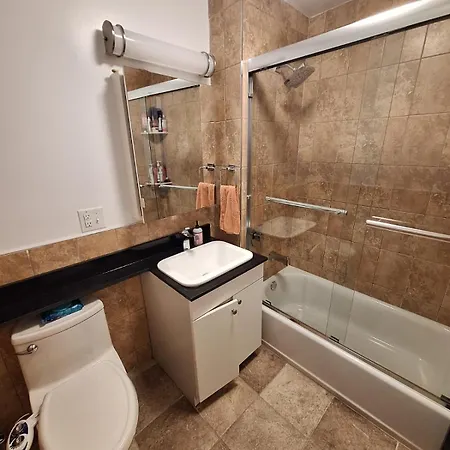 Apartment Bright In Lic With Views, Fully Equipped! New York