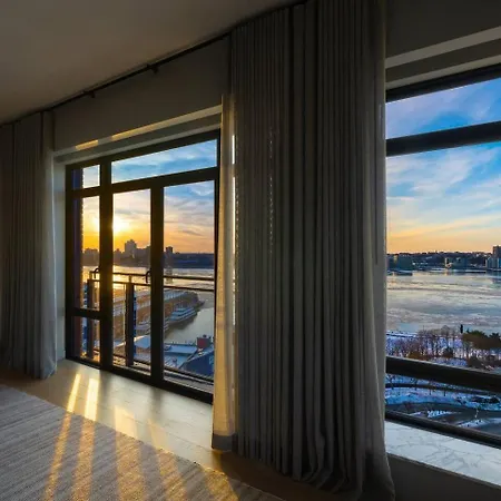 Cozy With Scenic View Apartment *