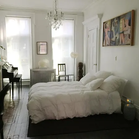 West Village Unique Townhouse With Beautiful Apartment *