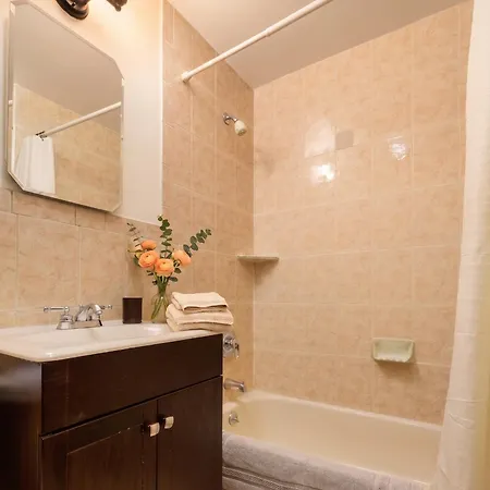 Apartment Stunning One Bedroom In Manhattan - 2nd Floor *