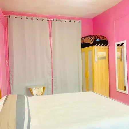 Big In Little Italy, Chinatown, Soho, Tribeca, Nyc Apartment *