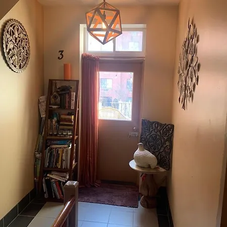 Cozy Private Spacious Apartment *