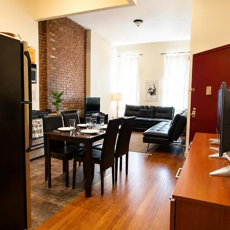 Fabulous & Large 2 Bedroom In Nyc!