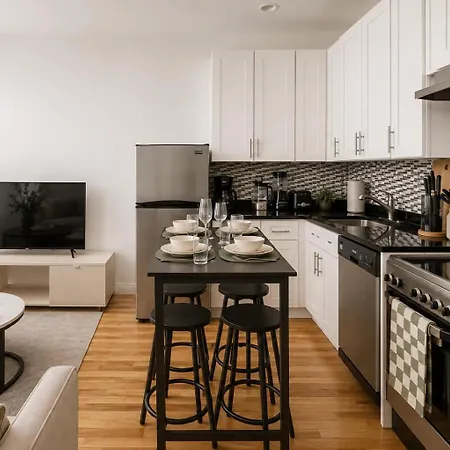Charming 3bd Midtown Manhattan Apartment