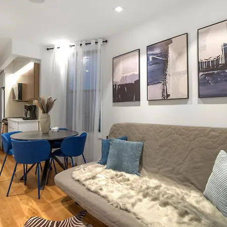 Apartment 2 Bedroom In Manhattan *