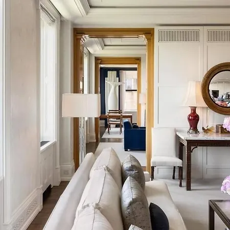 Ultra-luxury Fifth Avenue *