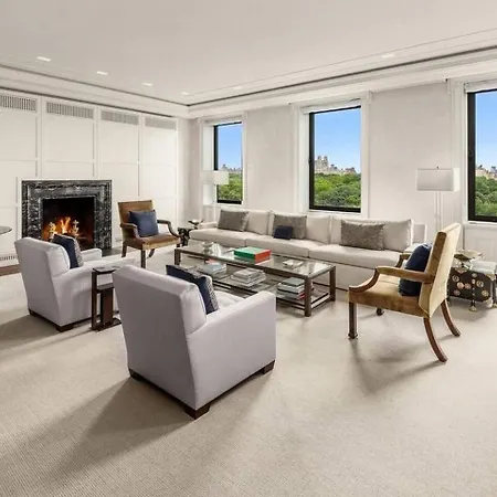 Ultra-luxury Fifth Avenue Apartment *