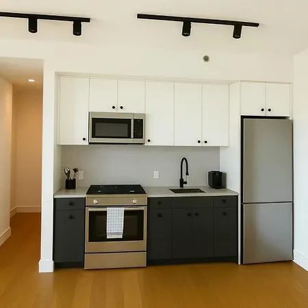Great In Luxury Building Apartment