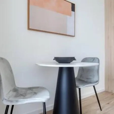 Apartment Modern 1br At The Axel Full Amenities