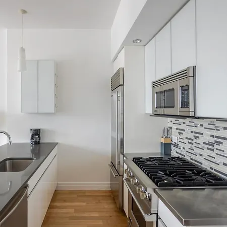 Blueground Hells Kitchen View Nr Times Square Nyc-2255 Apartment
