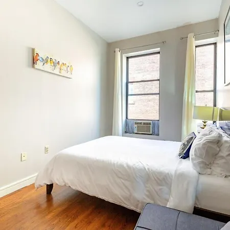 Beautiful 2-bedroom Townhouse Nyc Apartment *