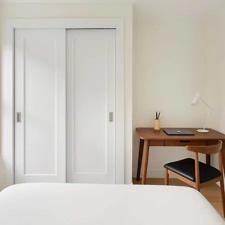22-4a Sleek Modern 1br Gramercy Apartment New York