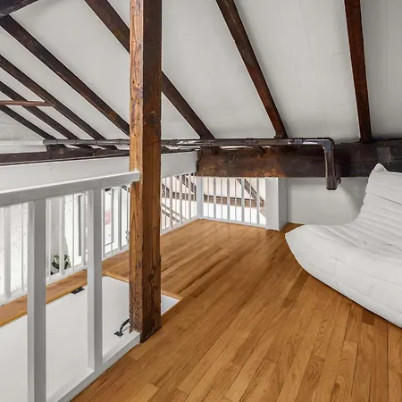 Macdougal Classic 1br Brick Loft In Greenwich Village New York