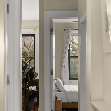 Clinton Duplex By Stayhaus 2br With Private Yard
