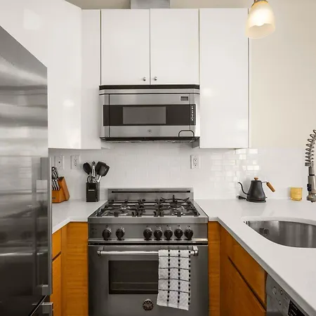 Broadway Terrace Sunlit 1br With Private Balcony New York