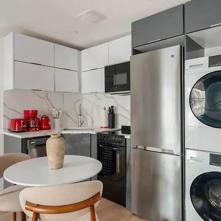 Apartment 22-3b Sleek Modern 1br Gramercy *