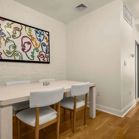 Broadway Terrace Sunlit 1br With Private Balcony