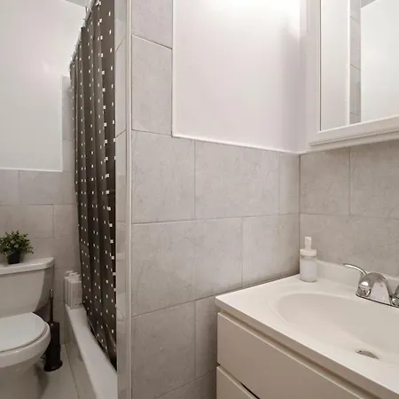 3 Bedroom Next To Park