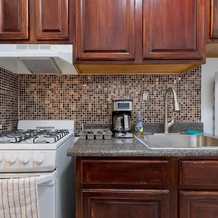 2 Bedroom Stylish Unit New York