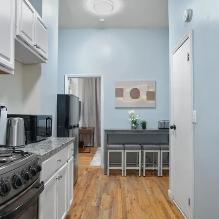 2 Bedroom Cozy Gem Apartment