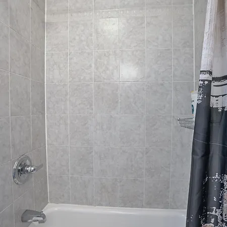 Apartment 2 Bedroom Unit In Manhattan