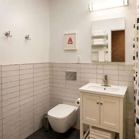 Stylish Harlem Duplex With Private Patio Near Park *