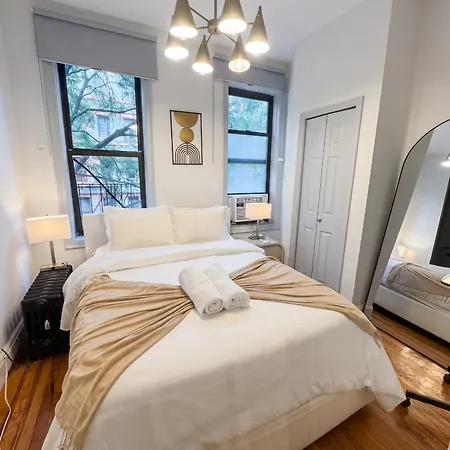 Modern Upper East Side Next To Park Apartment *