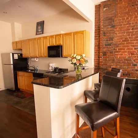 Apartment Stunning One Bedroom In Manhattan - 2nd Floor *
