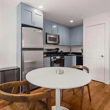 Cooper Terrace 1br Light-filled Loft With Balcony In Elevator Building