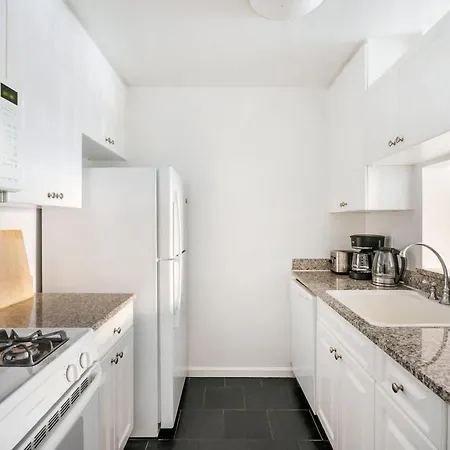 43-4d Newly Furnished 2br Full Service 24h Doorman Laundry Gym Apartment New York
