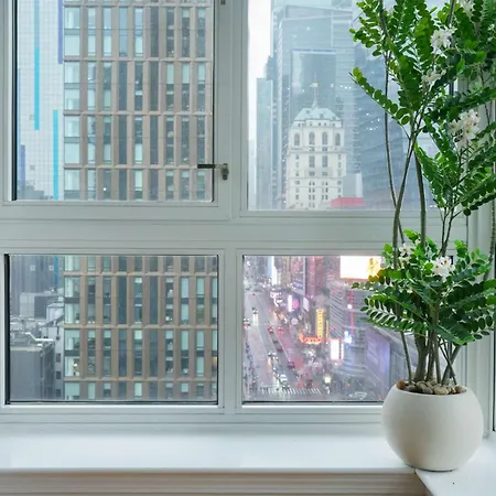 43-20a Newly Furnished 1br- Full Service Doorman Laundry Gym Business Center Apartment New York