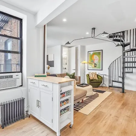 Bright Bedford Lofts With Laundry *