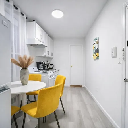 1 Bd Unit In Location * New York
