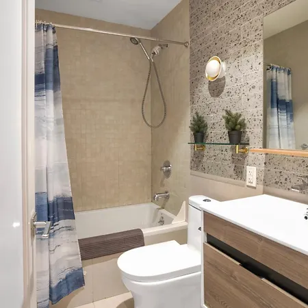 2 Bedroom In Manhattan Apartment New York