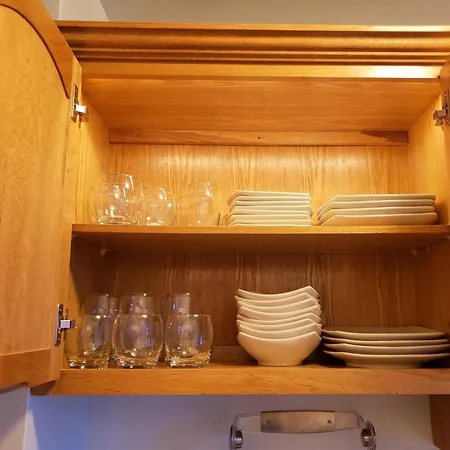 Stunning One Bedroom In Manhattan - 2nd Floor Apartment New York