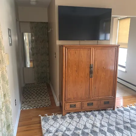 Cozy Private Spacious Apartment *