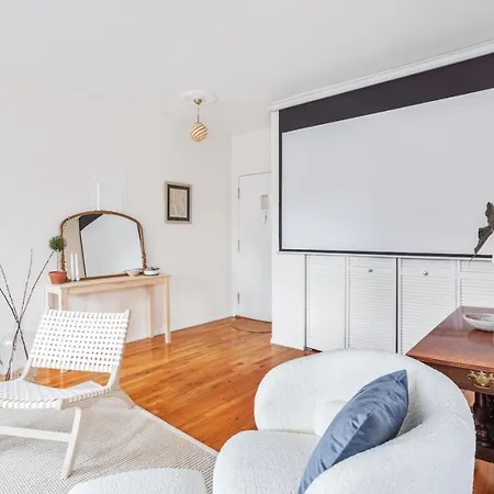 West Village Luxe 1br Apartment