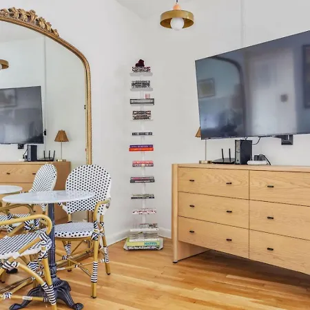 Cozy West Village Hudson River Views * New York